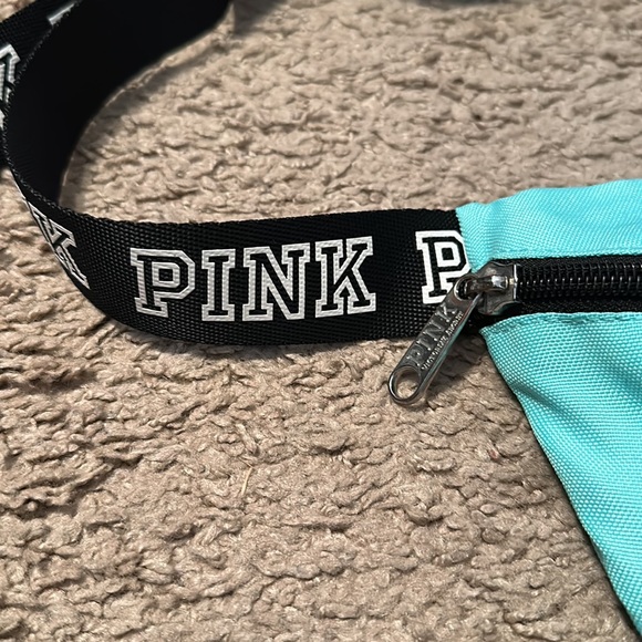 Victoria’s Secret PINK Fanny Pack Belt Bag Mint Aqua adjustable buckle strap - Picture 5 of 12